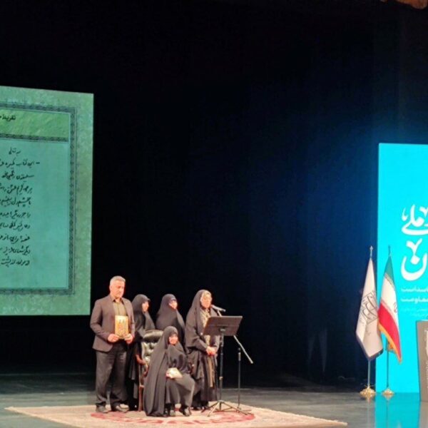 غم‌های این بانوی محترم، دل مرا نیز به درد آورد.