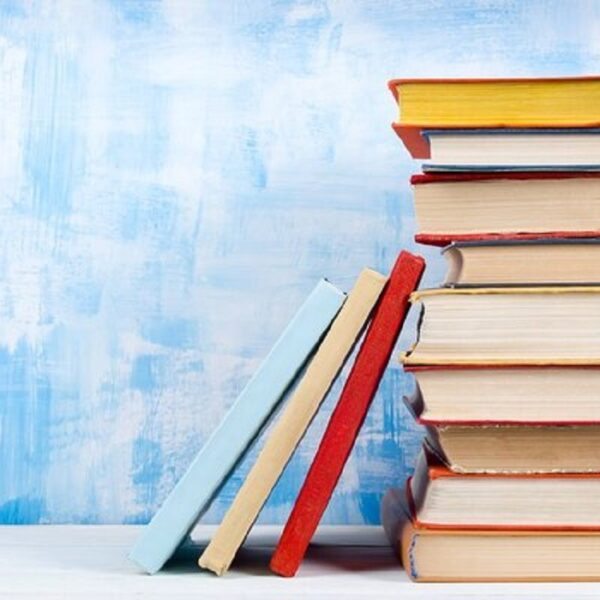 انتخاب کتاب مناسب برای هدیه: راهنمایی برای هدیه‌دهندگان