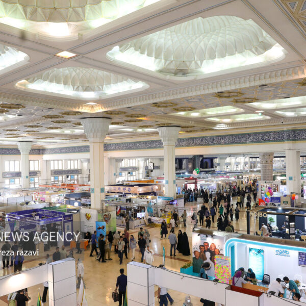 قدیانی، معارف و چشمه؛ پیشتازان عرصه نشر در ایران