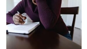 نوشتن: کلید بازسازی ذهن و افزایش تاب‌آوری!