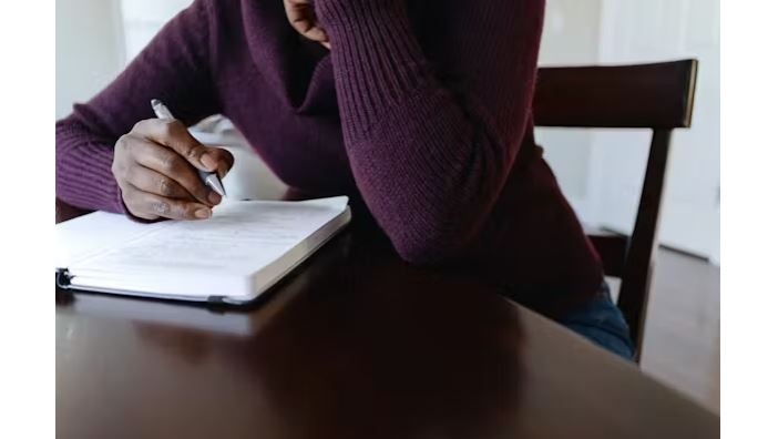 نوشتن: کلید بازسازی ذهن و افزایش تاب‌آوری!