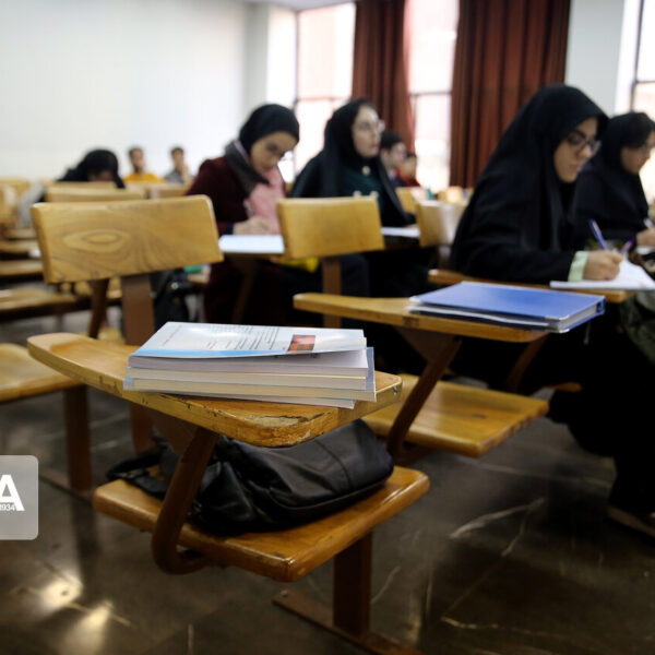 جزوه‌ها جای کتاب‌ها را تنگ کرده‌اند؛ چالش‌های پنهان کلاس‌های نوورودی‌ها در نشر دانشگاهی!