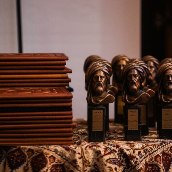 برگزیدگان پنجمین دوره جایزه کتاب سال جوانان؛ ستاره‌های ادبیات درخشان شدند!